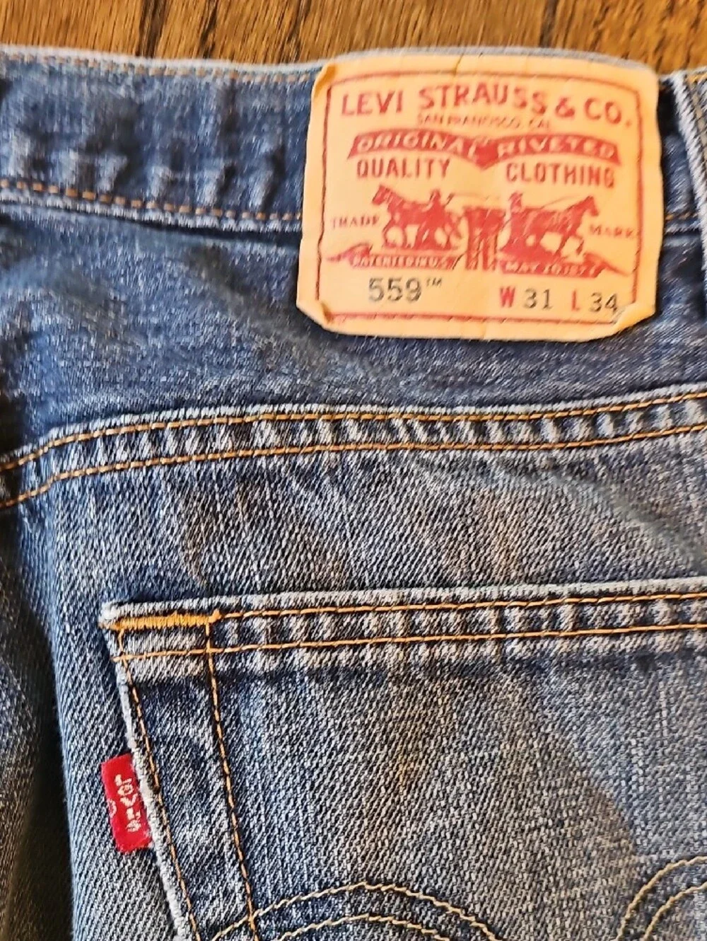 Levi's 559 Relaxed Straight Fir Distressed Blue Jeans